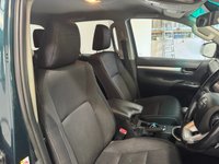 USED 2017 17 TOYOTA HI-LUX 2.4 D-4D Invincible Pickup Double Cab 4dr Diesel Manual 4WD Euro 6 (TSS, 3.5t) (150 ps) REVERSE CAMERA+TOW BAR