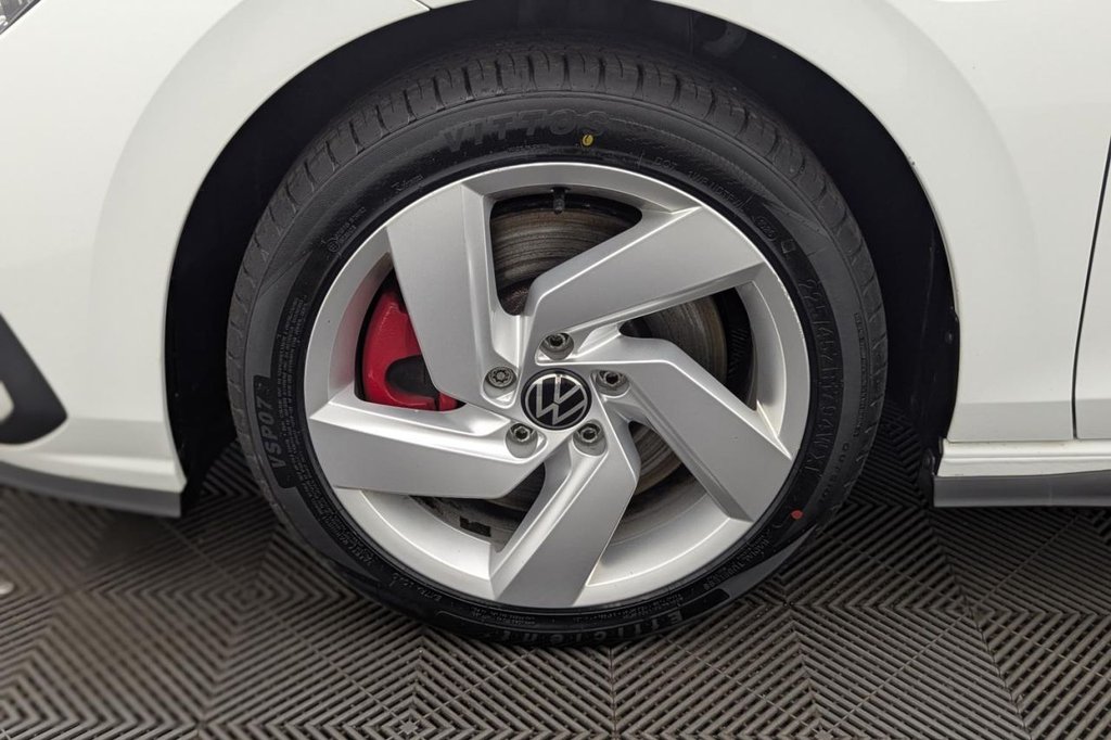 USED 2022 72 VOLKSWAGEN GOLF 1.4 TSI 13kWh GTE Hatchback 5dr Petrol Plug-in Hybrid DSG Euro 6 (s/s) (245 ps) Car Play, Cruise, 17" Alloys