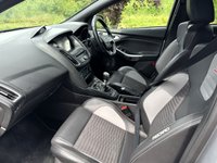 USED 2015 65 FORD FOCUS 2.0T EcoBoost ST-2 Hatchback 5dr Petrol Manual Euro 6 (s/s) (250 ps) FORD + 1 OWNER 11 SERVICES