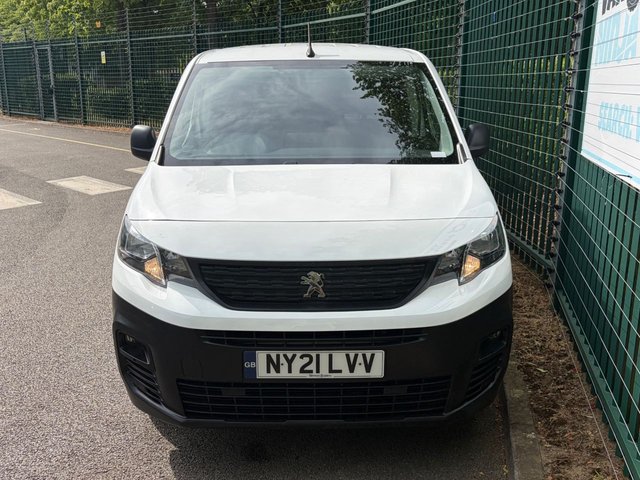 View our PEUGEOT PARTNER