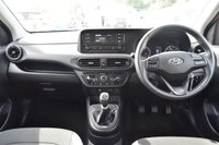USED 2022 72 HYUNDAI I10 1.0 SE Hatchback 5dr Petrol Manual Euro 6 (s/s) (67 ps) ONLY 11250 MILES FROM NEW !!