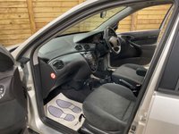 USED 2002 02 FORD FOCUS 1.6i 16v Ghia Hatchback 5dr Petrol Manual (163 g/km, 99 bhp) 80,137 MILES ONLY TWO LOCAL OWNERS EXC CONDITION