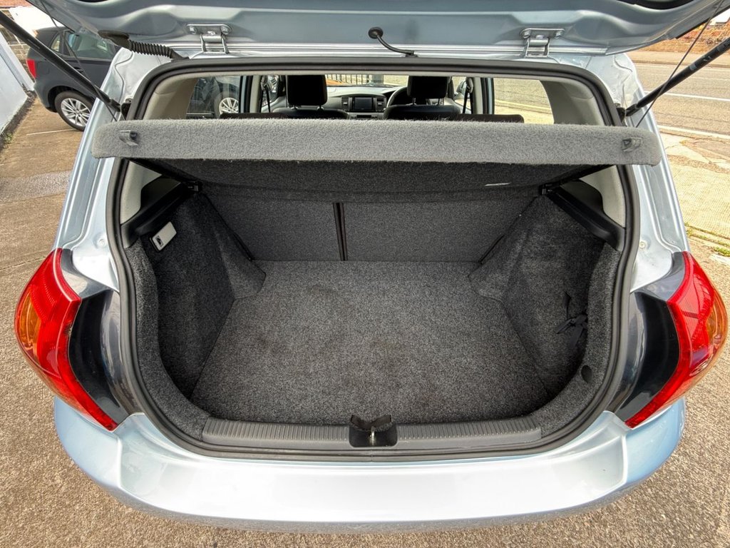 USED 2004 54 TOYOTA COROLLA 1.6 VVT-i T3 Hatchback 5dr Petrol Automatic (190 g/km, 109 bhp) AUTO + BLUETOOTH + RELIABLE