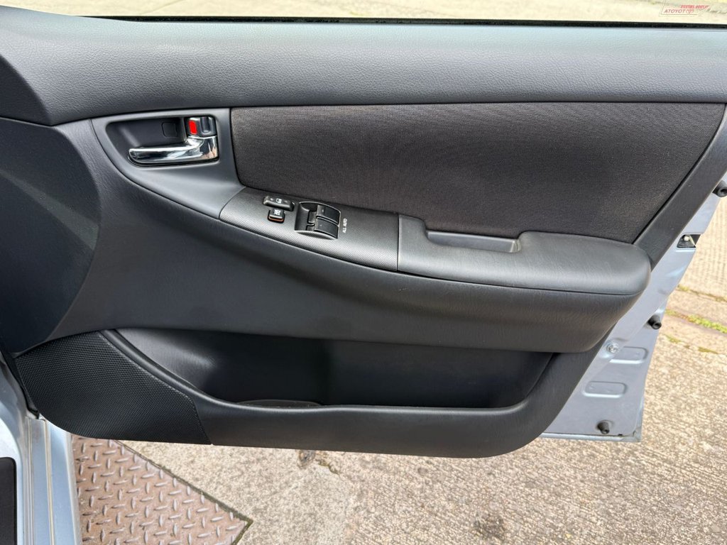 USED 2004 54 TOYOTA COROLLA 1.6 VVT-i T3 Hatchback 5dr Petrol Automatic (190 g/km, 109 bhp) AUTO + BLUETOOTH + RELIABLE
