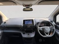 USED 2023 72 VAUXHALL Combo Life Electric 50kWh Design XL MPV 5dr Electric Auto (7.4kW Charger) (136 ps) 
