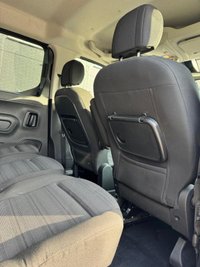 USED 2023 72 VAUXHALL Combo Life Electric 50kWh Design XL MPV 5dr Electric Auto (7.4kW Charger) (136 ps) 