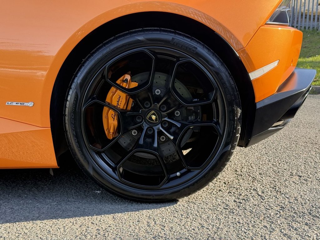 USED 2017 17 LAMBORGHINI HURACAN 5.2 V10 LP 610-4 Spyder 2dr Petrol LDF 4WD Euro 6 (s/s) (610 ps) Lift System, Gold II Tracker