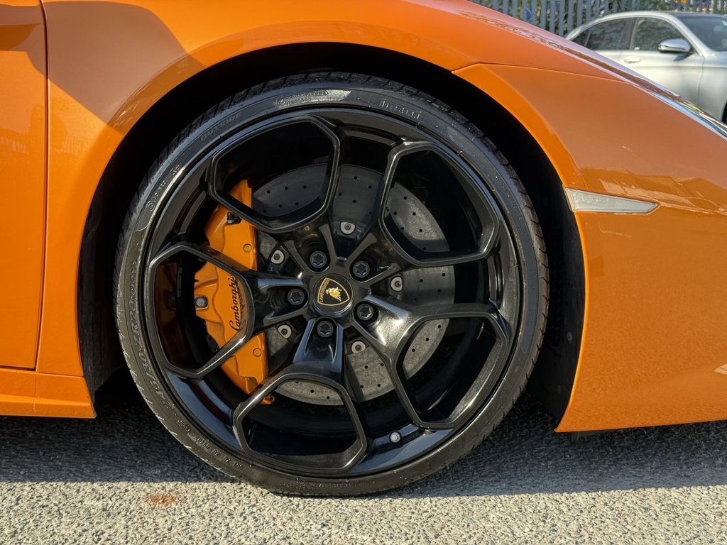 USED 2017 17 LAMBORGHINI HURACAN 5.2 V10 LP 610-4 Spyder 2dr Petrol LDF 4WD Euro 6 (s/s) (610 ps) Lift System, Gold II Tracker