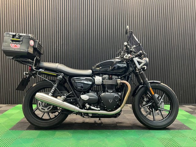 View our TRIUMPH STREET TWIN