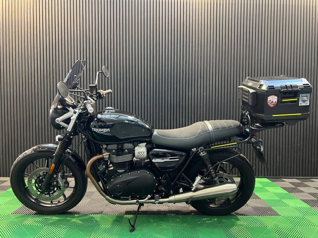 View our TRIUMPH STREET TWIN