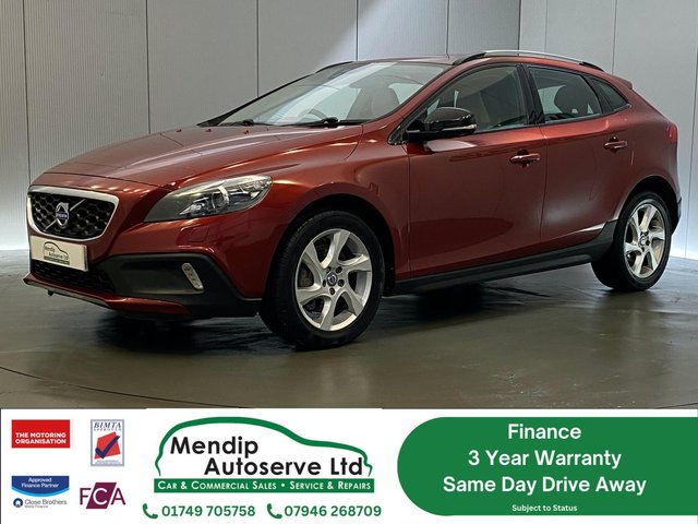 View our VOLVO V40 CROSS COUNTRY
