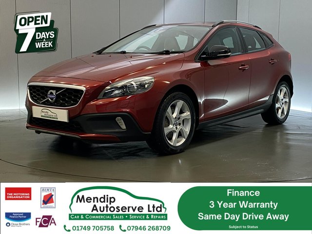 View our VOLVO V40 CROSS COUNTRY