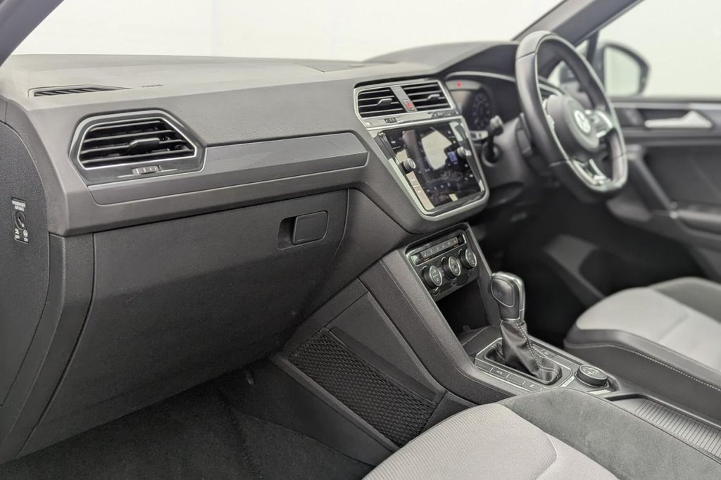 USED 2018 18 VOLKSWAGEN TIGUAN 2.0 TDI R-Line SUV 5dr Diesel DSG 4Motion Euro 6 (s/s) (150 ps) Pan Roof, Sat Nav, Camera