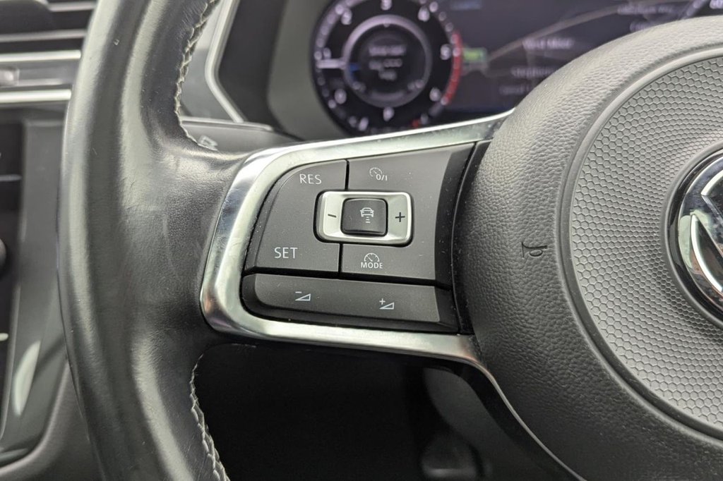 USED 2018 18 VOLKSWAGEN TIGUAN 2.0 TDI R-Line SUV 5dr Diesel DSG 4Motion Euro 6 (s/s) (150 ps) Pan Roof, Sat Nav, Camera