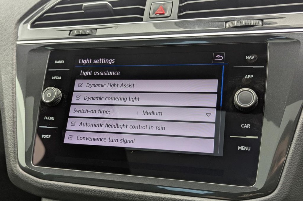 USED 2018 18 VOLKSWAGEN TIGUAN 2.0 TDI R-Line SUV 5dr Diesel DSG 4Motion Euro 6 (s/s) (150 ps) Pan Roof, Sat Nav, Camera