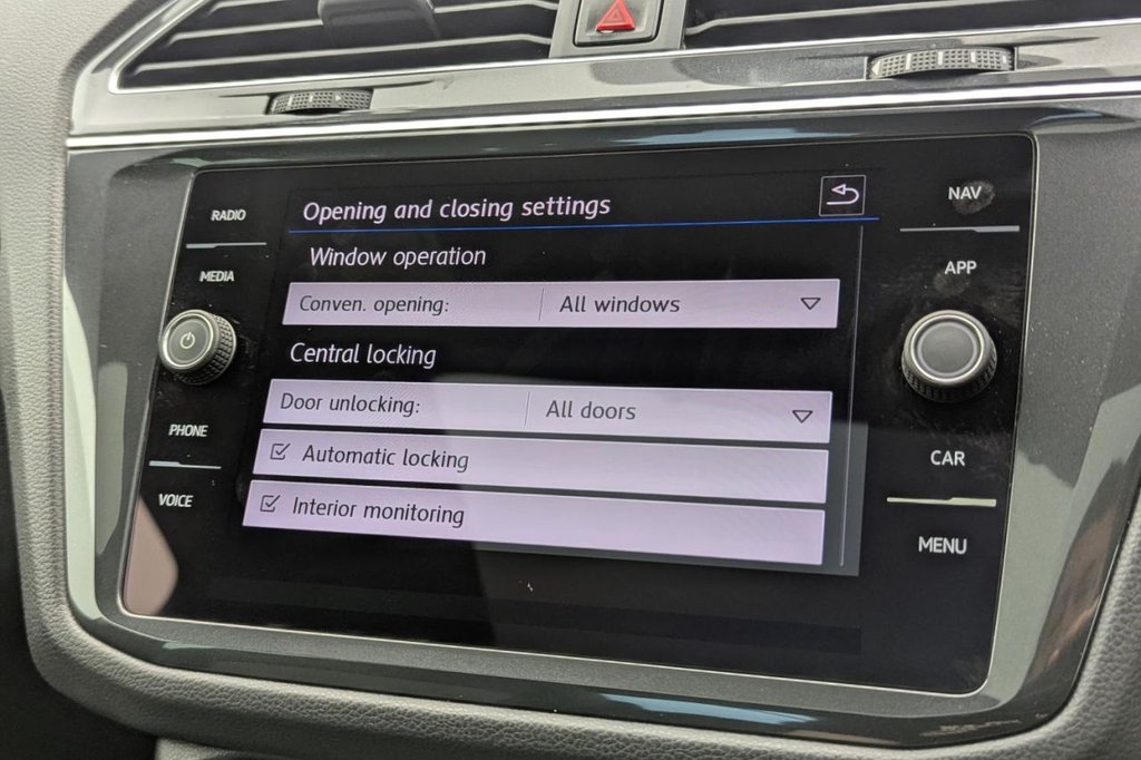 USED 2018 18 VOLKSWAGEN TIGUAN 2.0 TDI R-Line SUV 5dr Diesel DSG 4Motion Euro 6 (s/s) (150 ps) Pan Roof, Sat Nav, Camera
