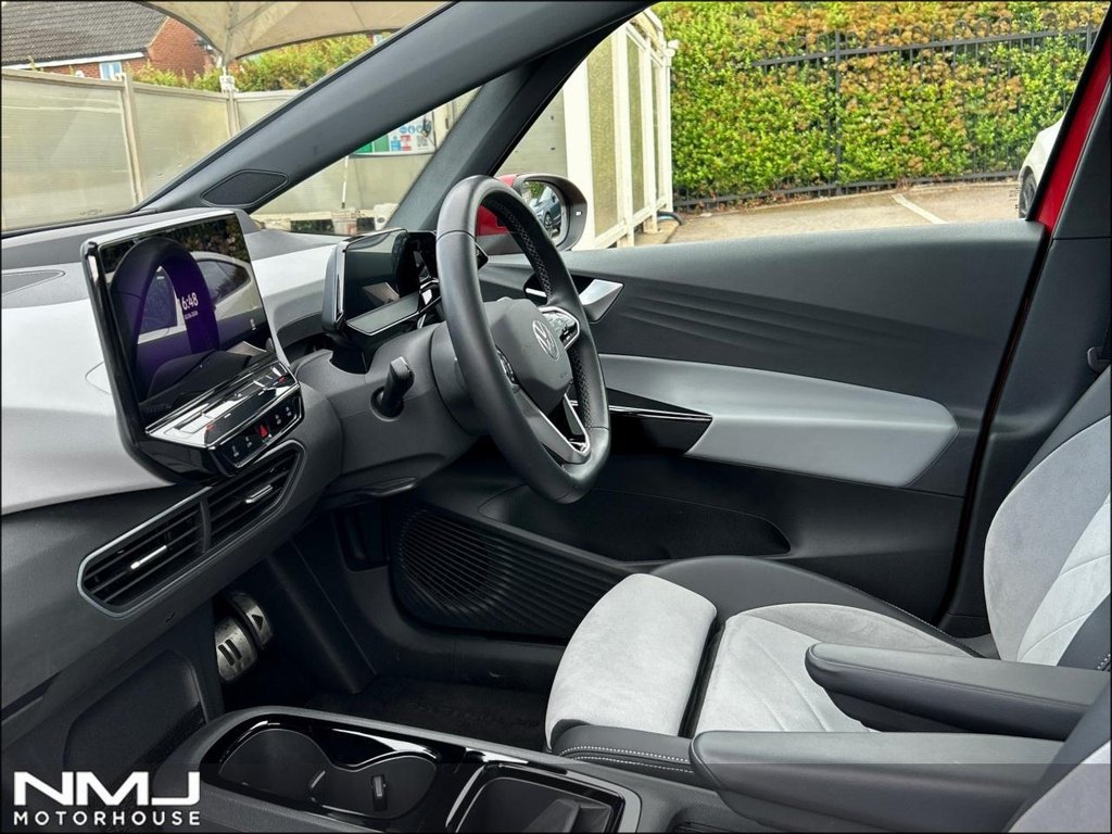 USED 2023 23 VOLKSWAGEN ID.3 Pro Performance 58kWh Max Auto 5dr 9.9%APR VAT Q COMF&INFO+ PCKS