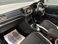USED 2018 68 VOLKSWAGEN T-ROC 1.6 TDI SEL SUV 5dr Diesel Manual Euro 6 (s/s) (115 ps) SAT NAV - CAR PLAY - DAB