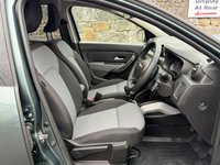 USED 2024 73 DACIA DUSTER 1.3 TCe EXTREME SUV 5dr Petrol Manual Euro 6 (s/s) (130 ps) 1 OWNER FROM NEW+FULL MAIN DEALER SERVICE HISTORY+SATELLITE NAVIGATION+CRUISE CONTROL+FINANCE AVAILABLE ON THIS CAR