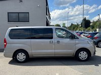 USED 2019 69 HYUNDAI i800 2.5 CRDi SE Nav MPV 5dr Diesel Manual Euro 6 (136 ps) 8 SEATER -- SAT NAV -- CAMERA -- PARKING SENSORS -- HEATED SEATS