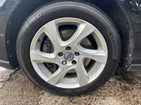 USED 2016 16 VOLVO V40 CROSS COUNTRY 2.0 D2 Lux Nav Hatchback 5dr Diesel Manual Euro 6 (s/s) (120 ps) FSH + CRUISE + SAT NAV + HEATED SEATS + SENSORS