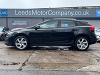 USED 2016 16 VOLVO V40 CROSS COUNTRY 2.0 D2 Lux Nav Hatchback 5dr Diesel Manual Euro 6 (s/s) (120 ps) FSH + CRUISE + SAT NAV + HEATED SEATS + SENSORS