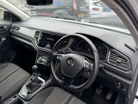 USED 2018 18 VOLKSWAGEN T-ROC 1.0 TSI SE SUV 5dr Petrol Manual Euro 6 (s/s) (115 ps) CRUISE CONTROL+FRONT AND REAR PARKING SENSORS+FULL SERVICE HISTORY+FINANCE AVAILABLE ON THIS CAR
