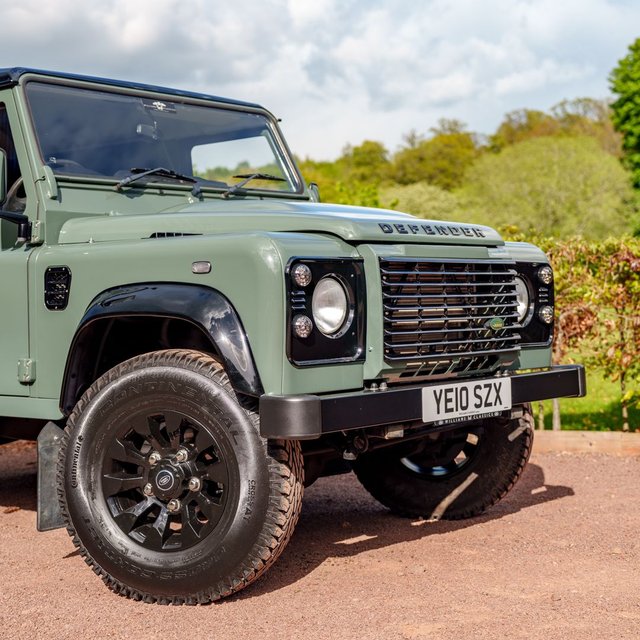 View our LAND ROVER DEFENDER