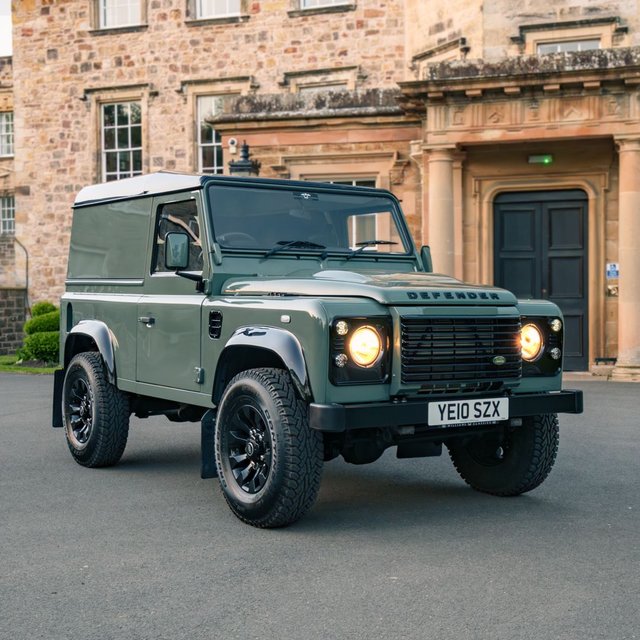View our LAND ROVER DEFENDER