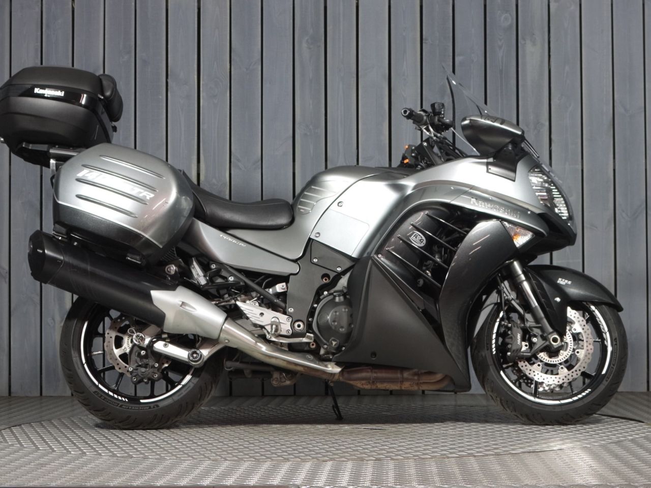 KAWASAKI 1400GTR