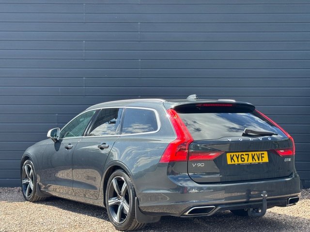 View our VOLVO V90