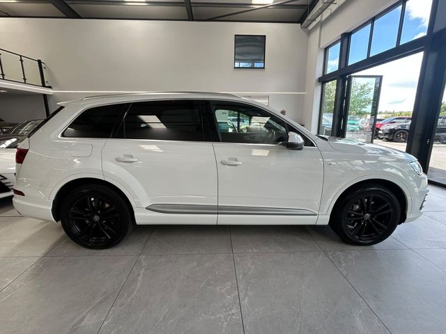 View our AUDI Q7