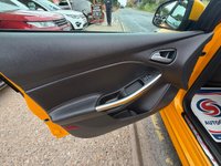 USED 2015 65 FORD FOCUS 2.0 TDCi ST-2 Hatchback 5dr Diesel Manual Euro 6 (s/s) (185 ps) 