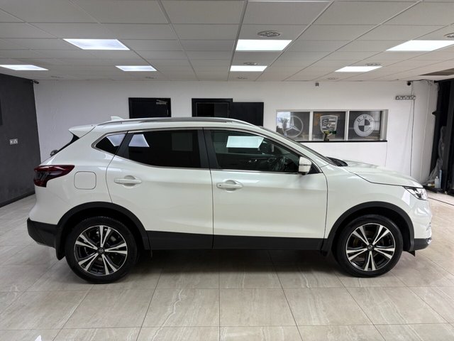 View our NISSAN QASHQAI