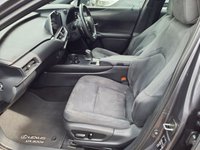 USED 2024 24 LEXUS UX 300e 72.8kWh SUV 5dr Electric Auto (204 ps) GENUINE MILEAGE