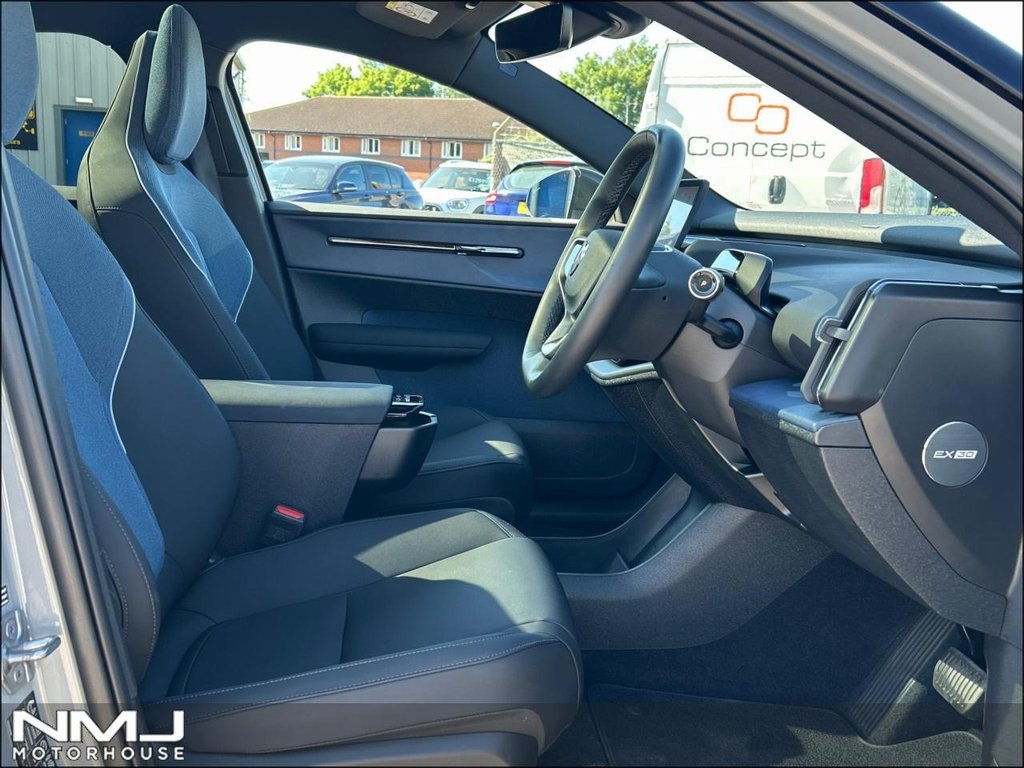 USED 2024 24 VOLVO EX30 Twin Performance 69kWh Ultra Auto AWD 5dr 9.9%APR SUNROOF ONLY 7540 MLS