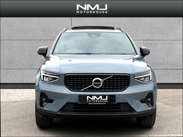 View our VOLVO XC40