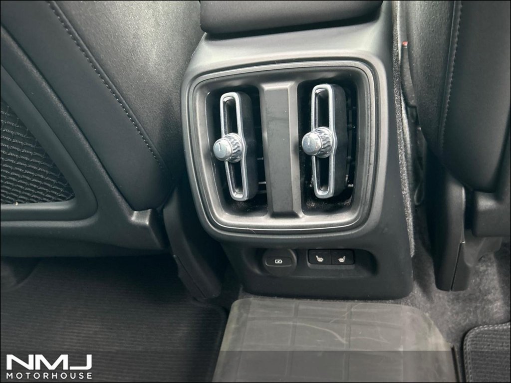 USED 2022 72 VOLVO XC40 2.0 B4 MHEV Ultimate DCT Auto Euro 6 (s/s) 5dr 9.9%APR PAN ROOF FULL SH