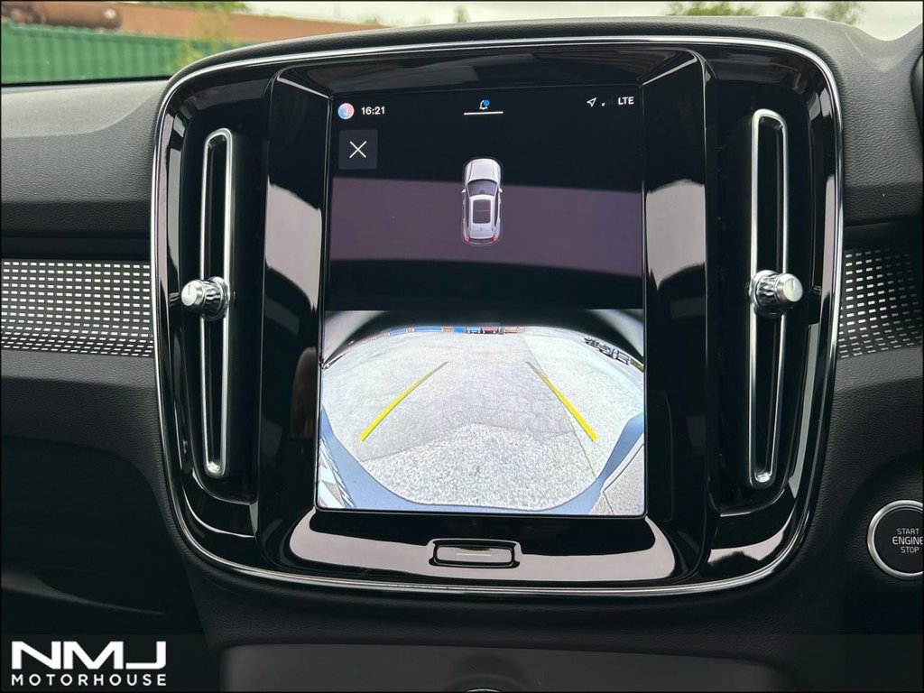 USED 2022 72 VOLVO XC40 2.0 B4 MHEV Ultimate DCT Auto Euro 6 (s/s) 5dr 9.9%APR PAN ROOF FULL SH