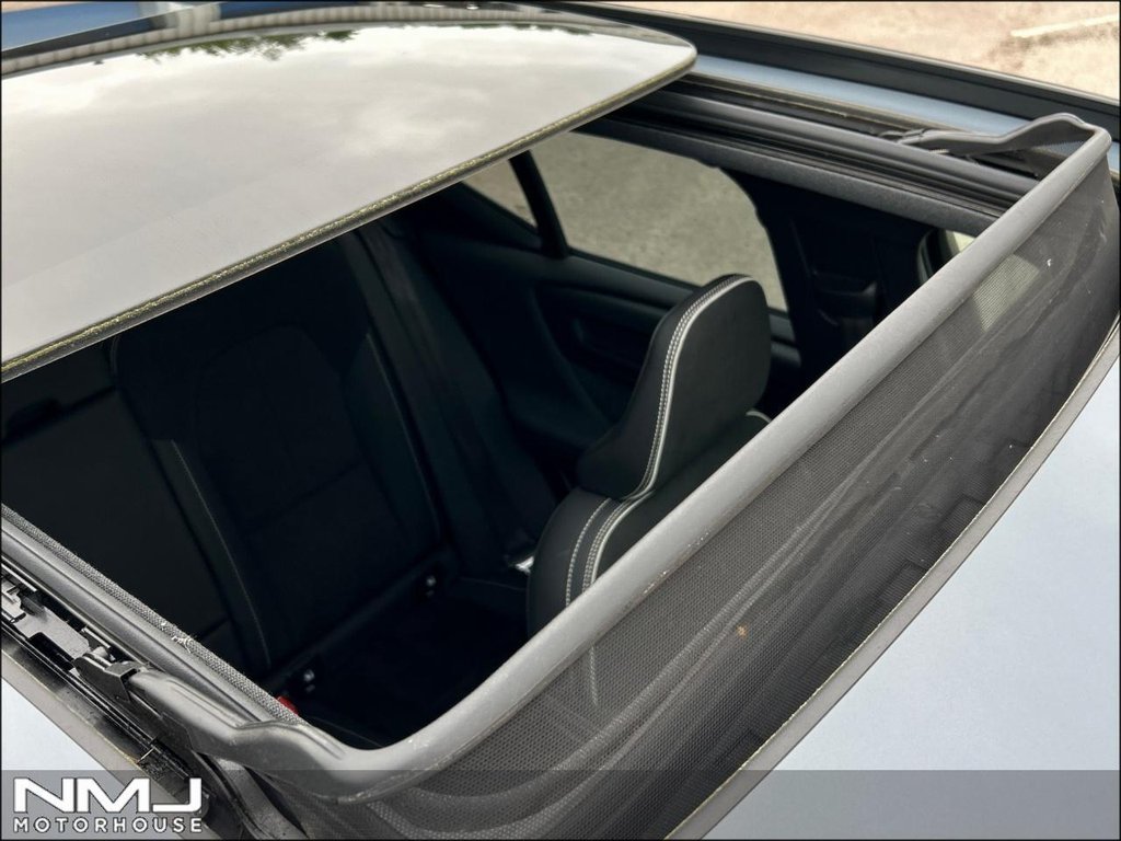 USED 2022 72 VOLVO XC40 2.0 B4 MHEV Ultimate DCT Auto Euro 6 (s/s) 5dr 9.9%APR PAN ROOF FULL SH
