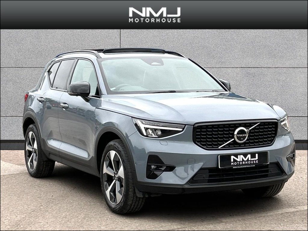 USED 2022 72 VOLVO XC40 2.0 B4 MHEV Ultimate DCT Auto Euro 6 (s/s) 5dr 9.9%APR PAN ROOF FULL SH