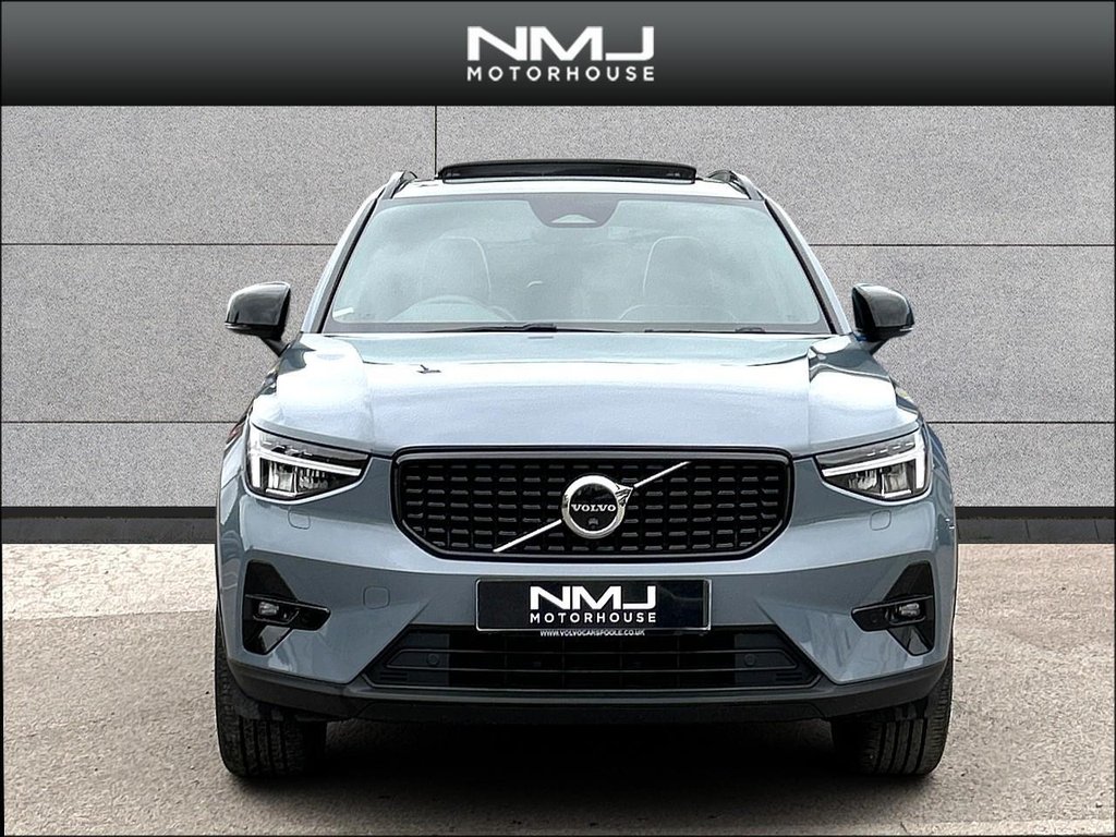 USED 2022 72 VOLVO XC40 2.0 B4 MHEV Ultimate DCT Auto Euro 6 (s/s) 5dr 9.9%APR PAN ROOF FULL SH