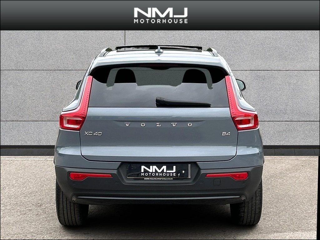 USED 2022 72 VOLVO XC40 2.0 B4 MHEV Ultimate DCT Auto Euro 6 (s/s) 5dr 9.9%APR PAN ROOF FULL SH