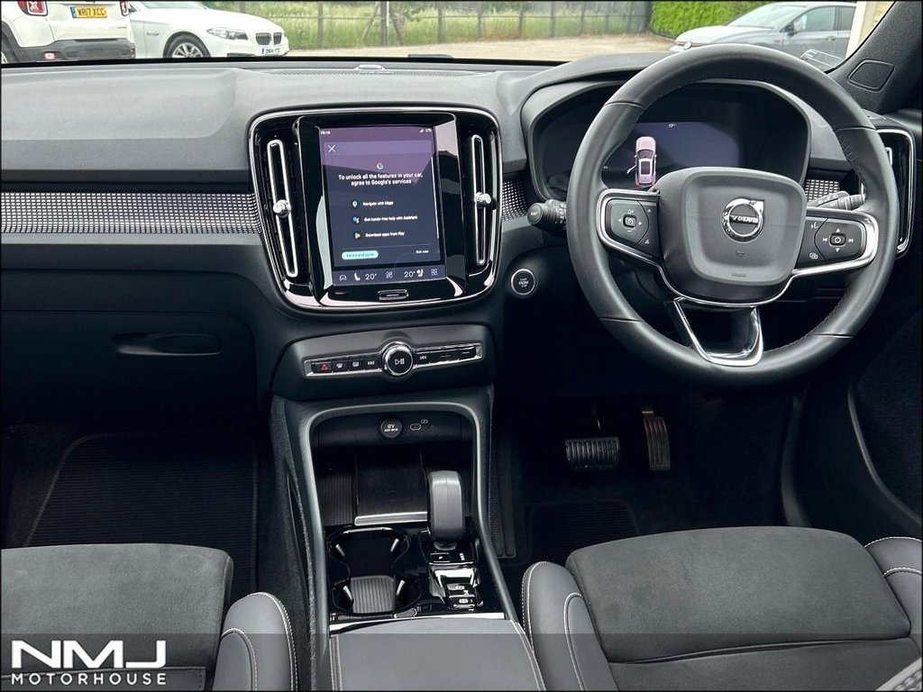 USED 2022 72 VOLVO XC40 2.0 B4 MHEV Ultimate DCT Auto Euro 6 (s/s) 5dr 9.9%APR PAN ROOF FULL SH
