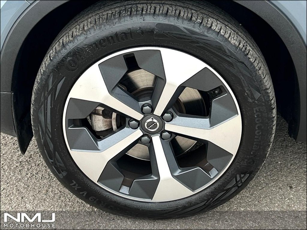 USED 2022 72 VOLVO XC40 2.0 B4 MHEV Ultimate DCT Auto Euro 6 (s/s) 5dr 9.9%APR PAN ROOF FULL SH
