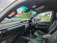 USED 2023 73 TOYOTA HI-LUX INVINCIBLE X D4D 4X4 D-CAB PICKUP 2.8 TD ULEZ FREE ZONE 