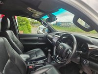 USED 2023 23 TOYOTA HI-LUX INVINCIBLE X D-4D 4X4 D-CAB 2.8 TD ULEZ FREE ZONE  