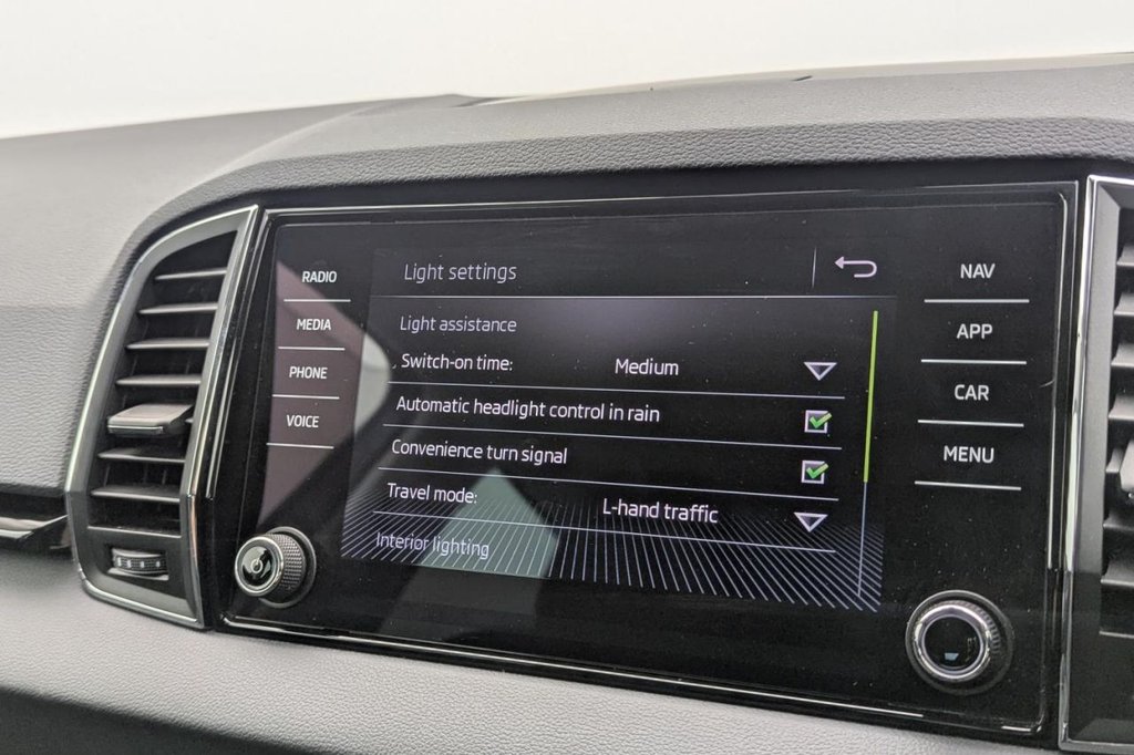 USED 2019 19 SKODA KAROQ 1.6 TDI SE L SUV 5dr Diesel Manual Euro 6 (s/s) (115 ps) Car Play, Heated Seats,Sensors