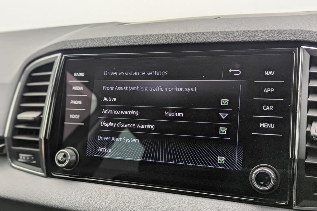 USED 2019 19 SKODA KAROQ 1.6 TDI SE L SUV 5dr Diesel Manual Euro 6 (s/s) (115 ps) Car Play, Heated Seats,Sensors