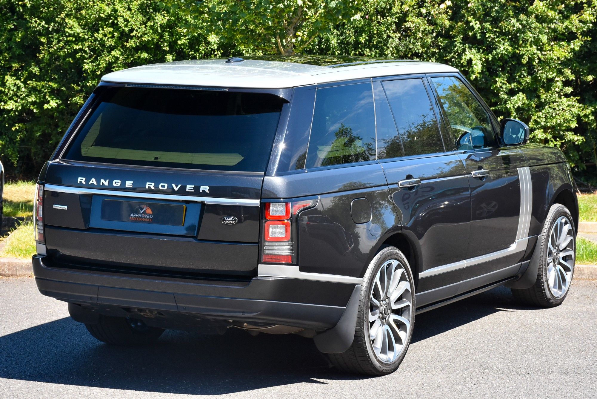 USED 2013 13 LAND ROVER RANGE ROVER 4.4 SD V8 Autobiography SUV 5dr Diesel Auto 4WD Euro 5 (339 ps) 